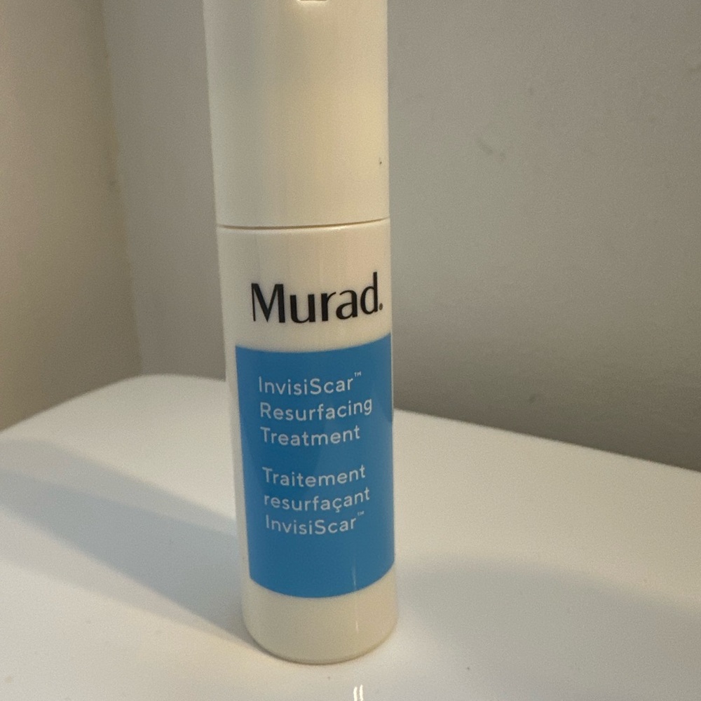 Murad InvisiScar Resurfacing Treatment - White and Blue